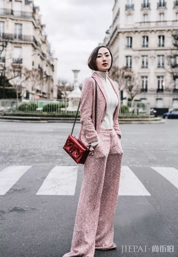 秋冬同色系衣服搭配?最气质的穿搭!