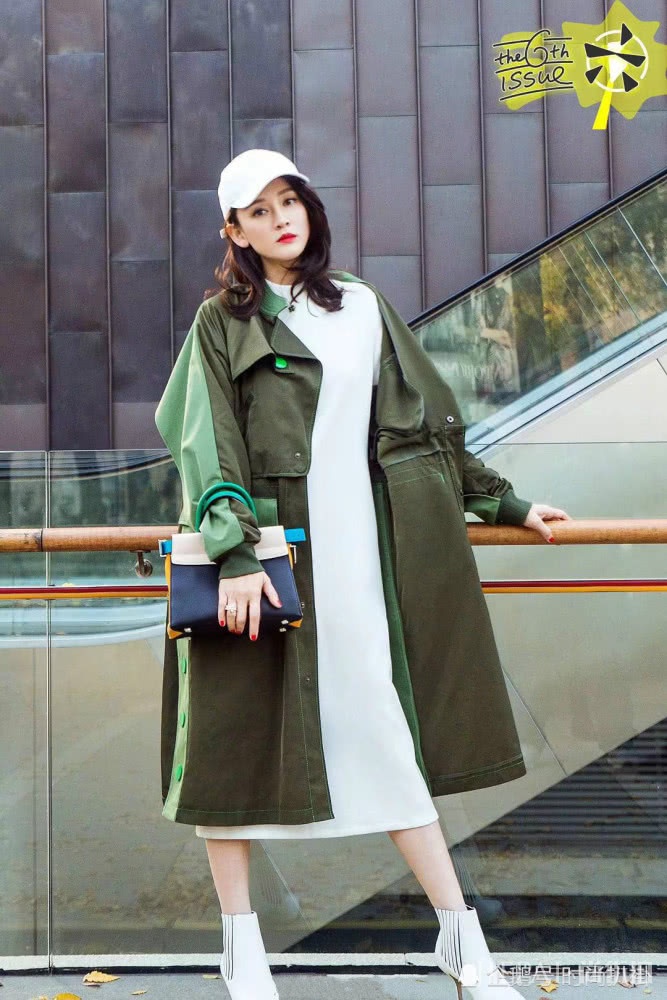 陈乔恩最新街拍，绿风衣配短靴女人味十足