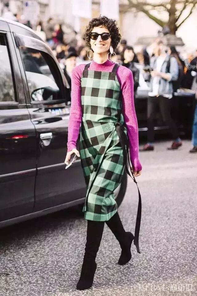 街头潮人告诉你 秋冬季度穿这6条裙子,美过一整年