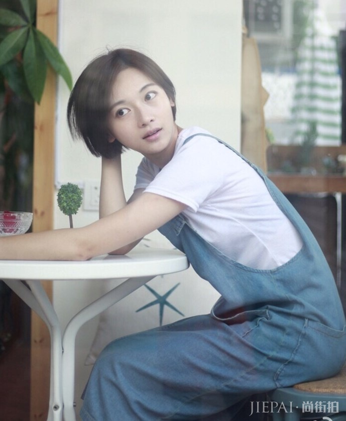 吴谨言的衣品潮炸!明星需要包装!