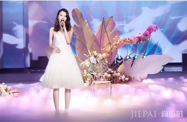 辣妈孙怡又仙女了？一条白裙不像生过娃！