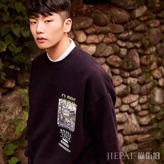 单眼皮男生留什么发型好看 单眼皮男生的发型选择