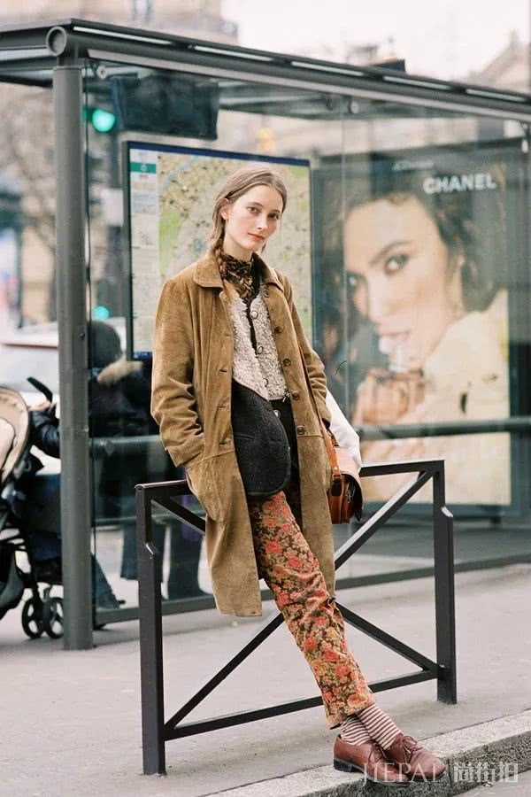 小时候的灯芯绒还记得吗?2018又火了,她们穿上美到犯规