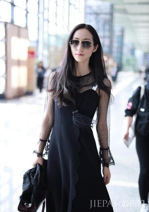 韩雪惊艳机场,私服出彩活动穿搭更是清新减龄!