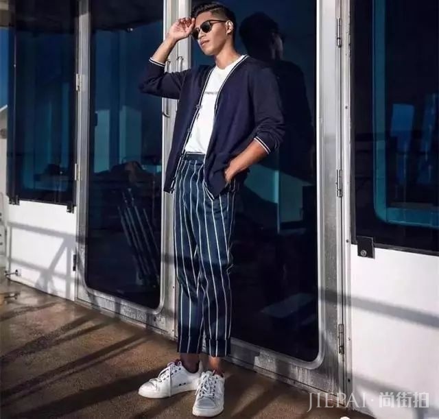 男生皮肤黑怎么穿?选对颜色很重要