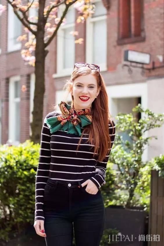 秋天就得搭配丝巾,丝巾的N种系法!