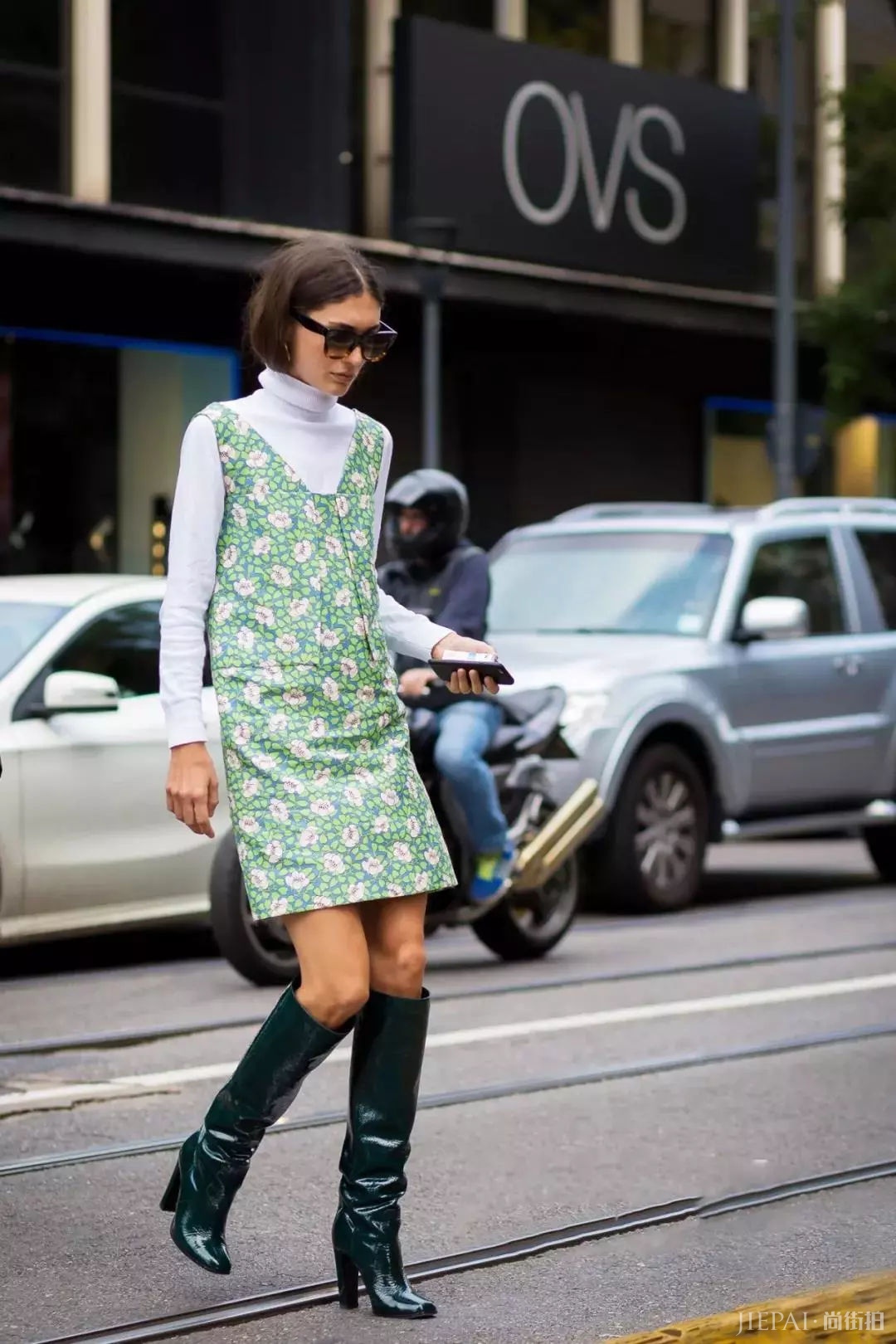 2018秋冬,你的衣柜还缺了一件高领毛衣