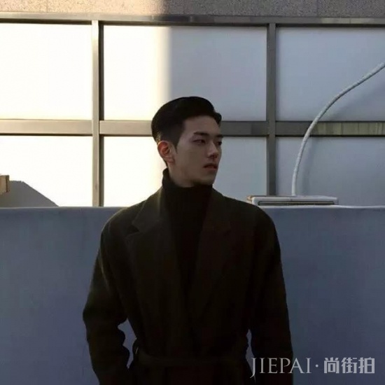 单眼皮男生留什么发型好看 单眼皮男生的发型选择