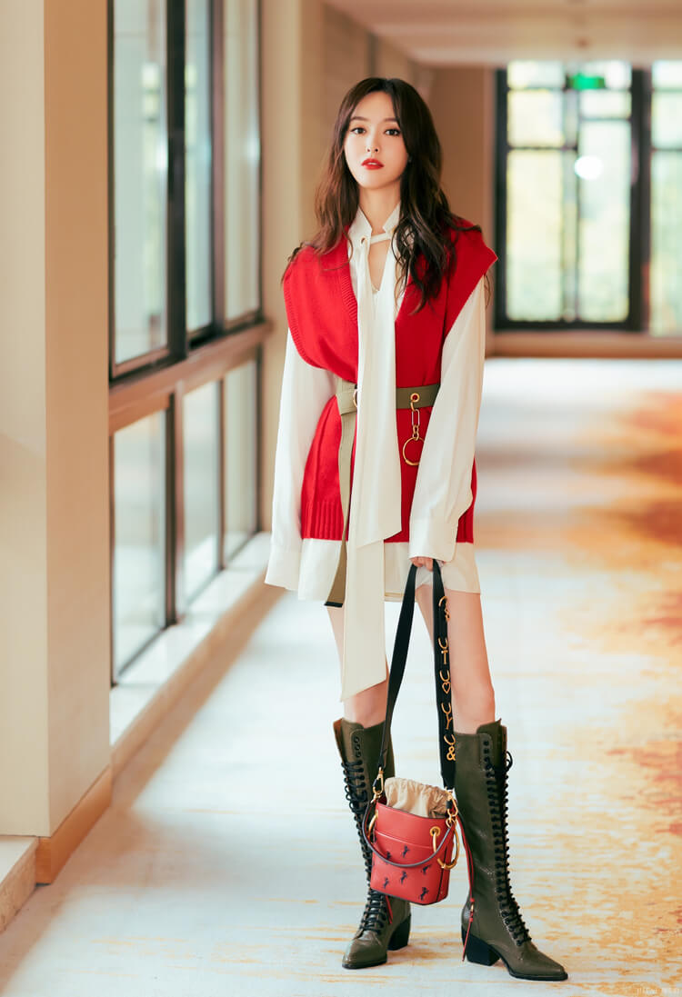 和唐嫣一起回溯那块关于Chloe的浪漫之旅