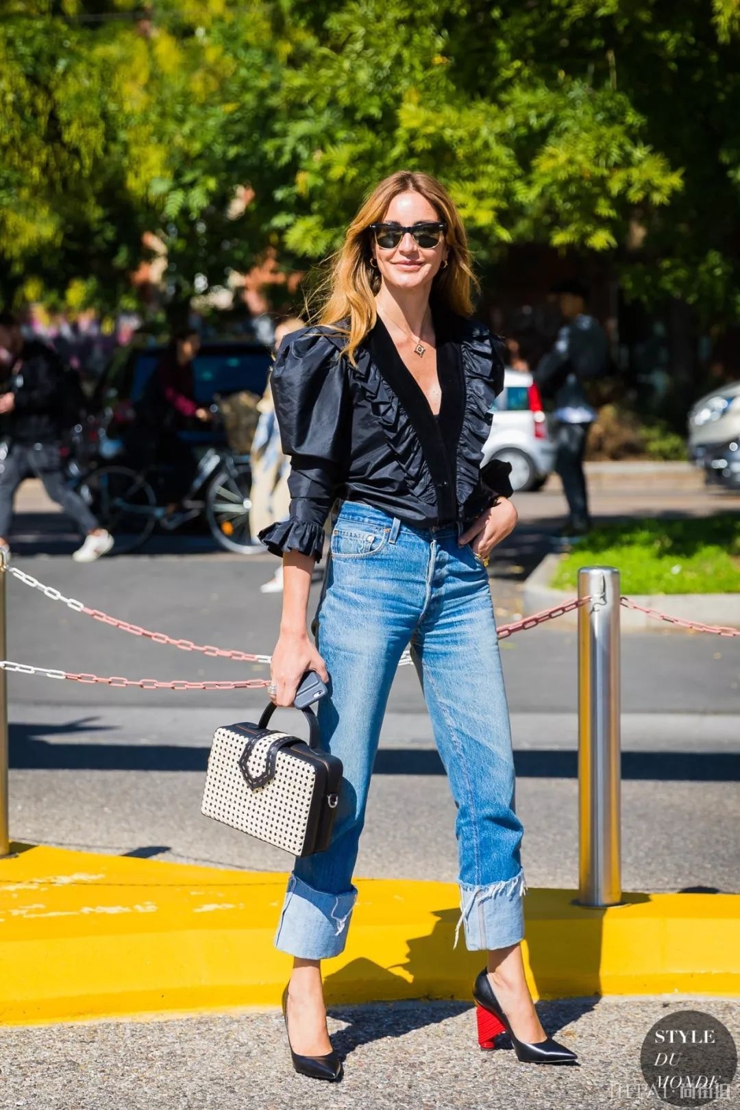 衣服“卷个边”，时髦到没边！