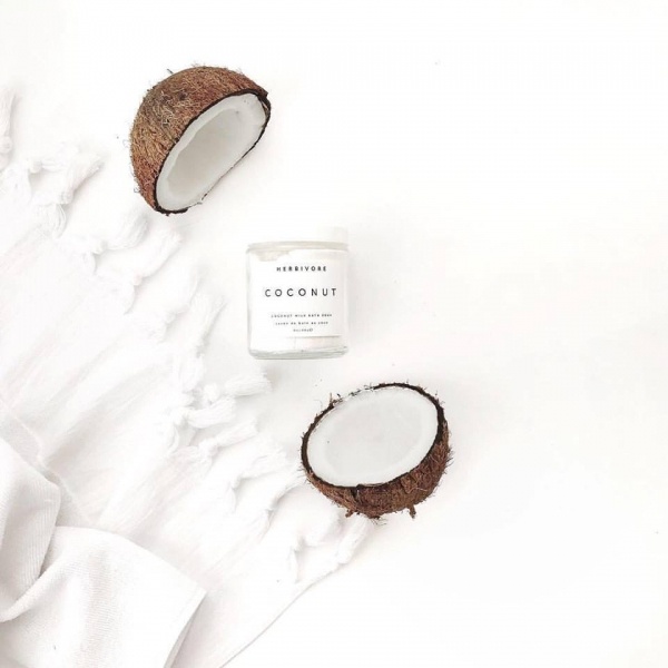 Herbivore Botanical 让你沉浸在梦幻缤纷的色调里