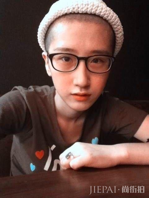 女生光头是种什么体验？从光头长到头发可以见人需要多久？