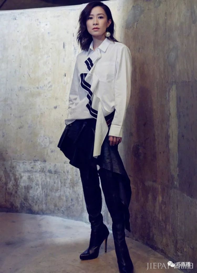 43岁佘诗曼越活越漂亮了！造型清纯大方，身材完全不输流量小花