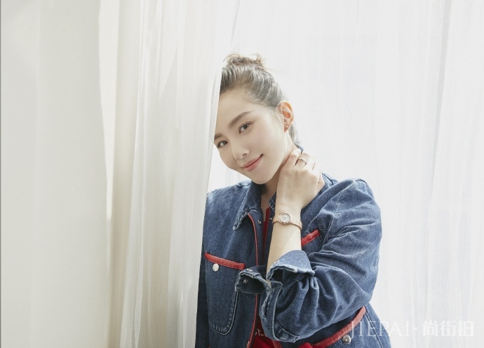 不愧是时尚扛把子，四个月没露面，刘诗诗新造型又美出了新高度！