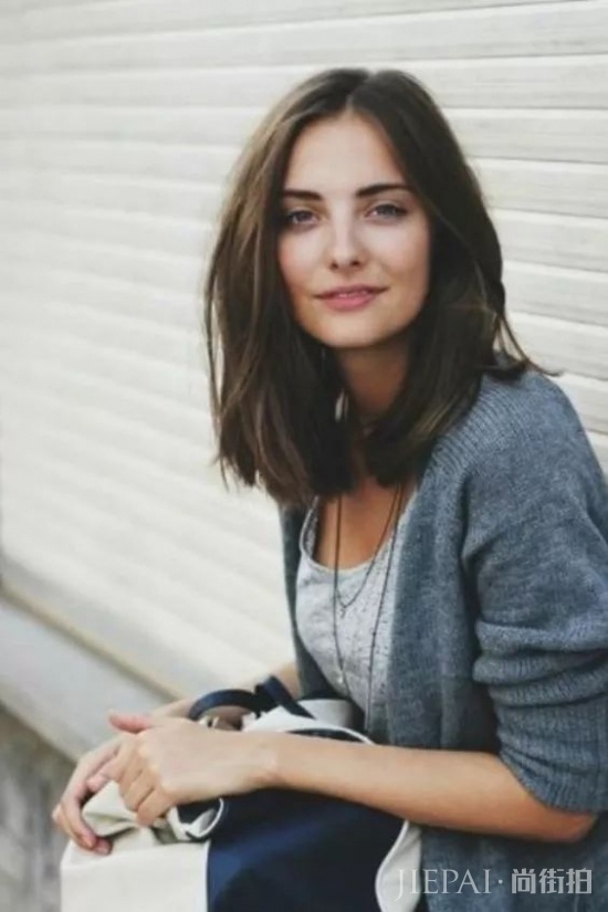 今年秋冬流行什么女生发型 换季了是时候换发型了