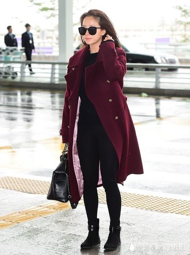 宋智孝素颜亮相，风衣配墨镜身材颜值秒杀无数女团小花