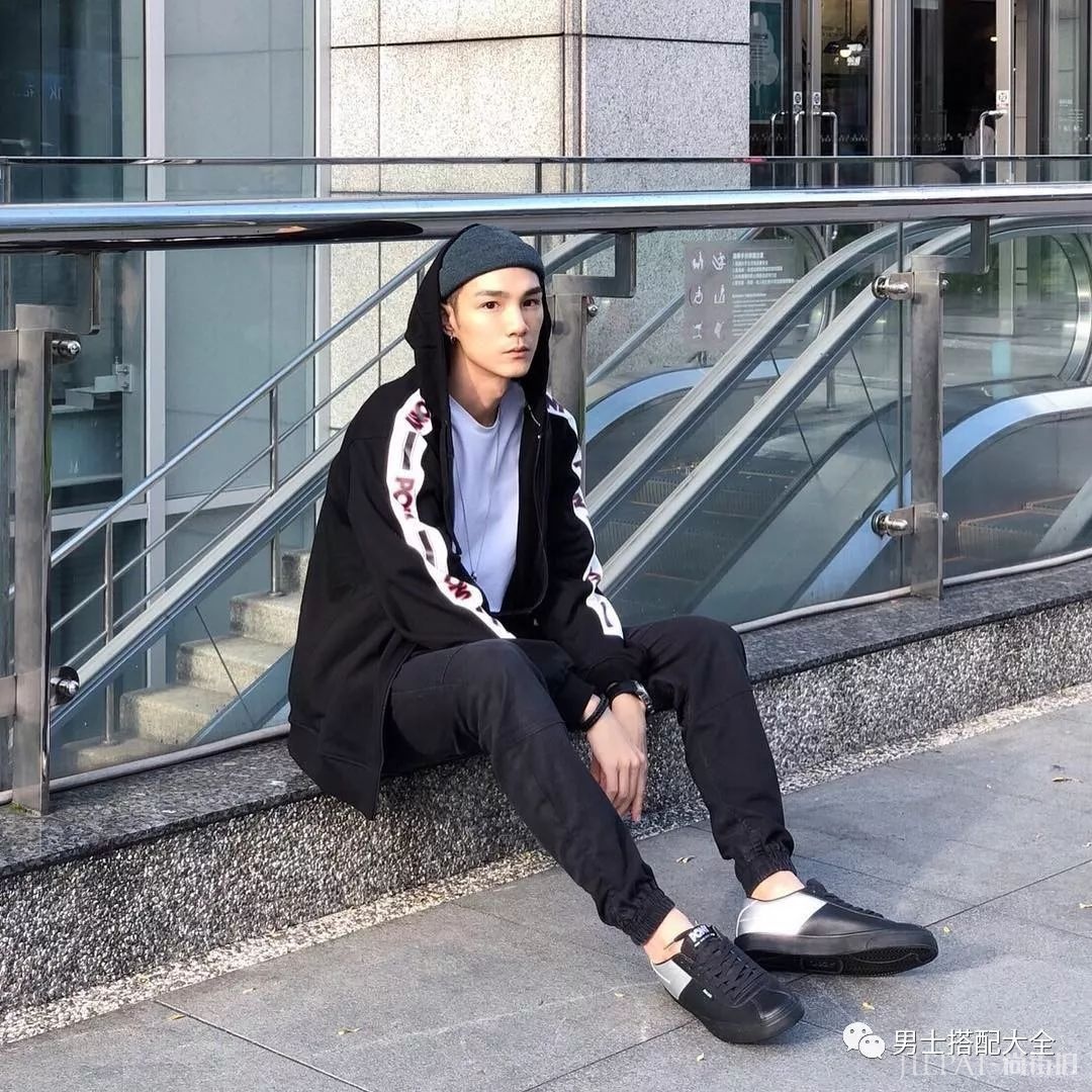 潮男看过来 用万年不淘汰的黑色单品来拯救你的秋冬穿搭