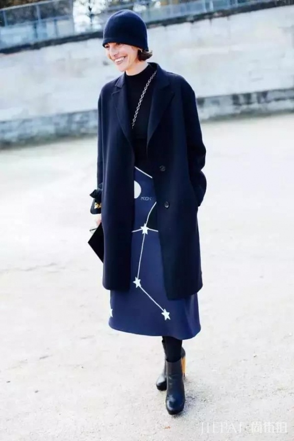 女生秋冬大衣里面穿什么好看?