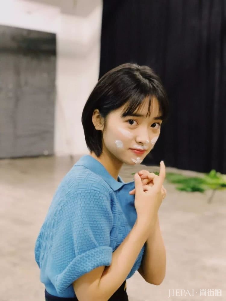 放弃卷发直发吧！今年这款“初恋”发型才是王道