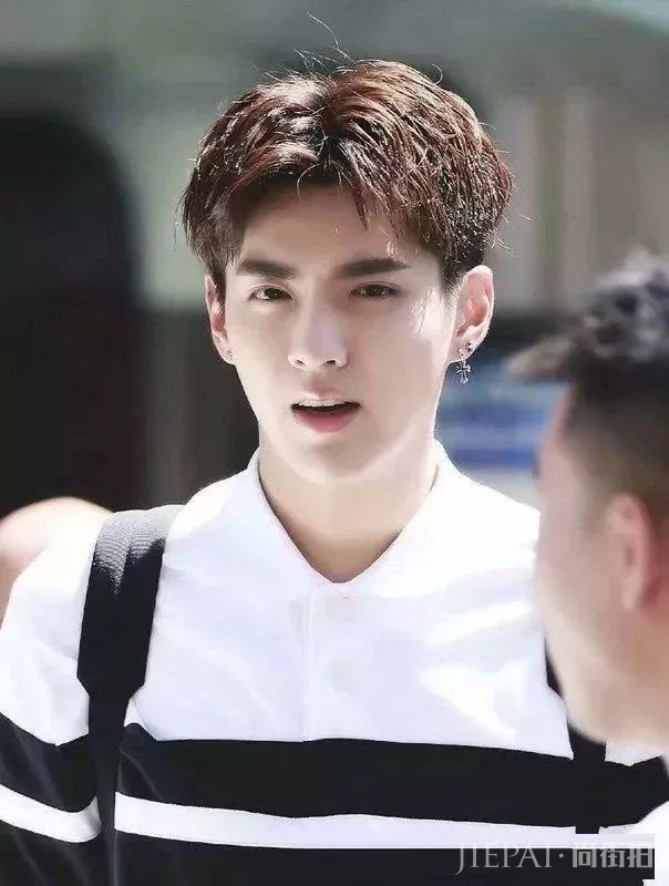 男生怎样选择适合自己的发色?只需三招让你与众不同