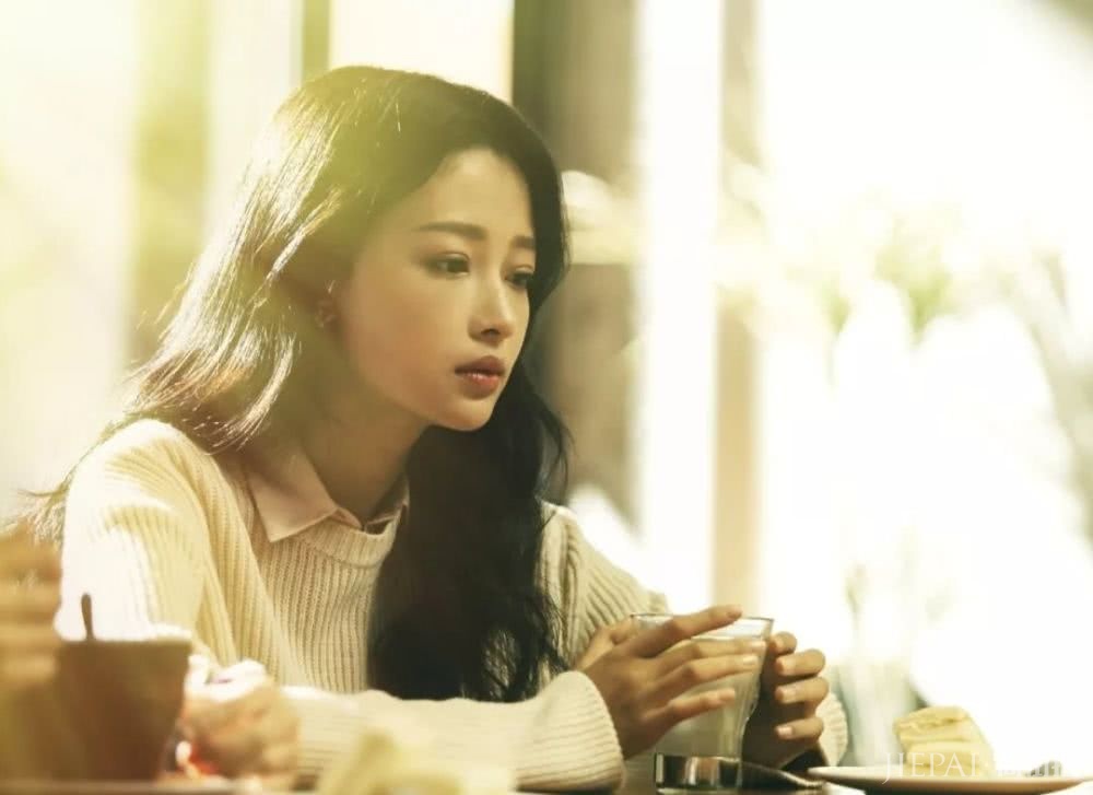 去巴黎的“等光女孩”孙怡,保持少女感的秘诀是什么?