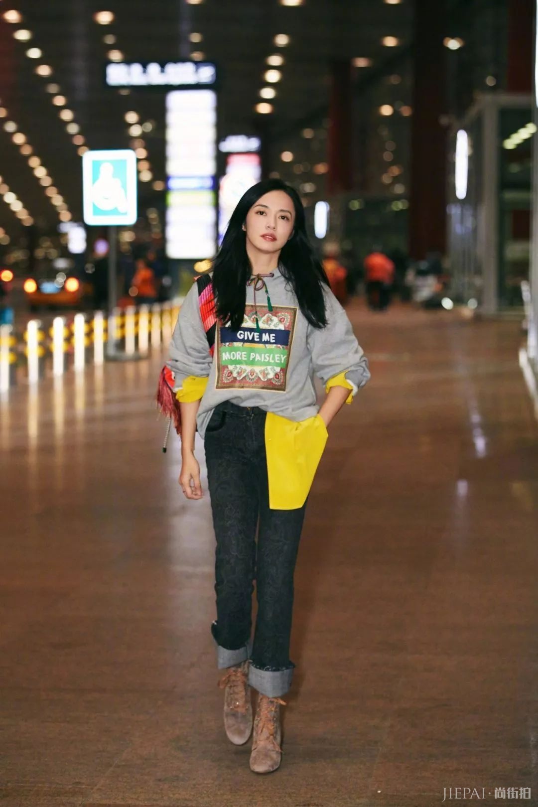 卫衣新穿法，你要这么穿也好看