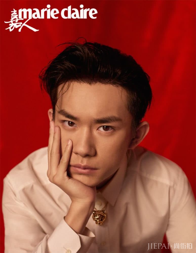 易烊千玺终于18岁了，小姐姐们表白也终于合法了