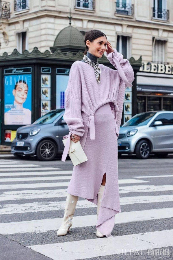 秋冬同色系衣服搭配?最气质的穿搭!