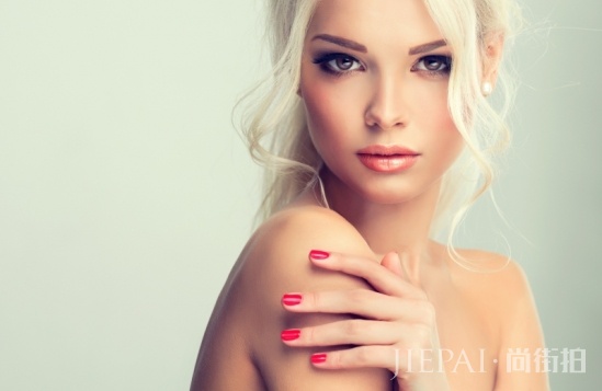 桃花妆眼影画法 怎样画好桃花妆眼影