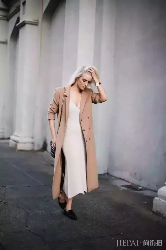 街头潮人告诉你 秋冬季度穿这6条裙子，美过一整年