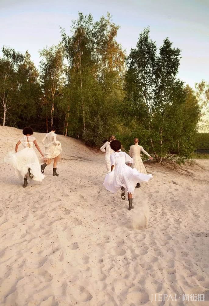 你的手机屏保也该换上“秋装”了，最美的都在这里