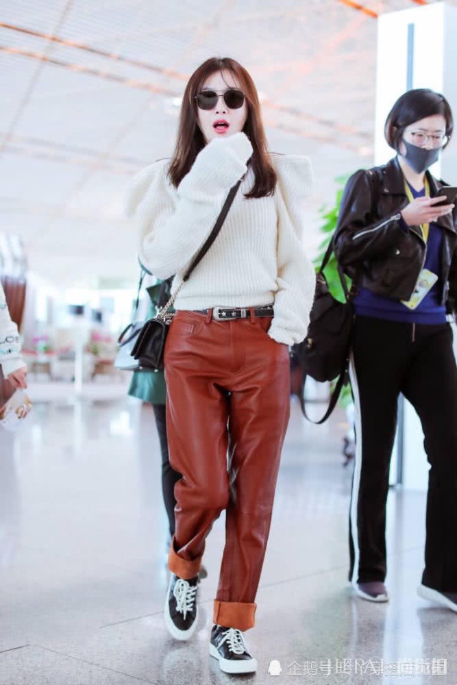 秦岚的毛衣个性到炸,强迫症看不下去