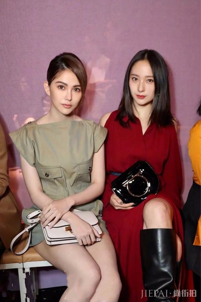 昆凌携手郑秀晶同台,网友:生没生娃一眼便知!