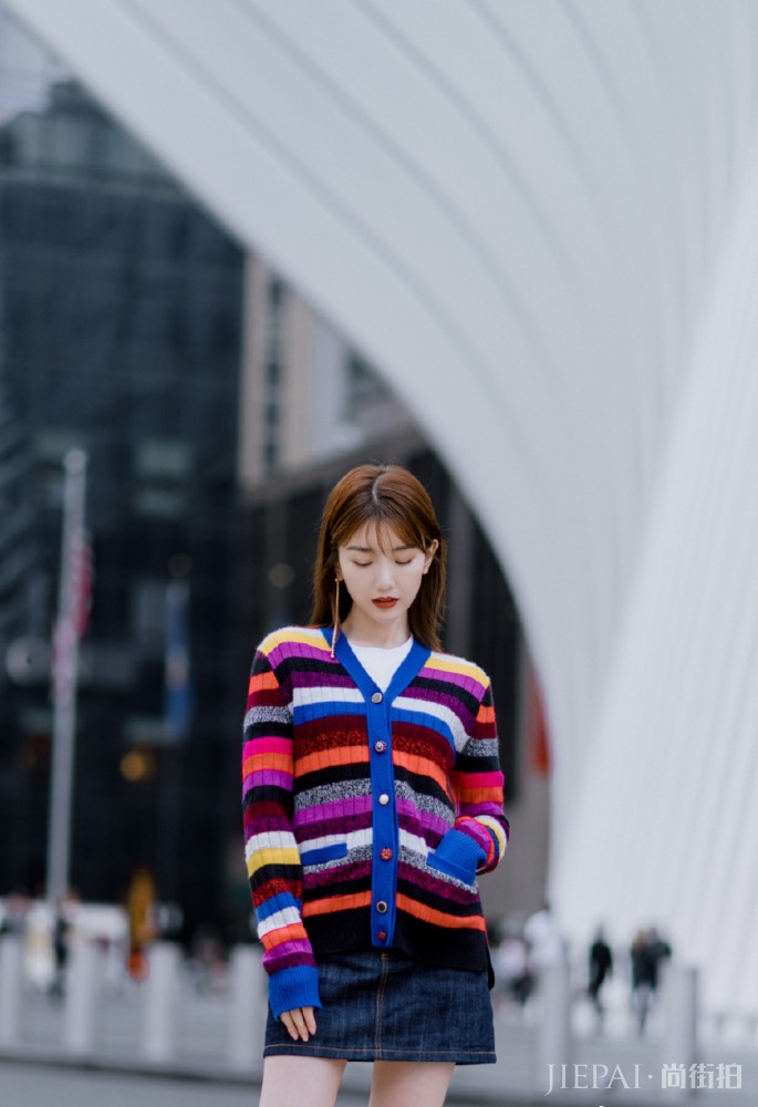 毛晓彤只剪对摩卡波波头,瞬间嫩回18岁,秒变气场明星