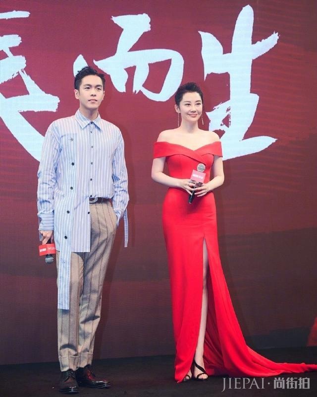 许晴和赵雅芝同穿红裙少女感尽显!