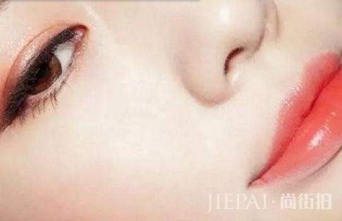 少女妆的画法需要哪些化妆品呢