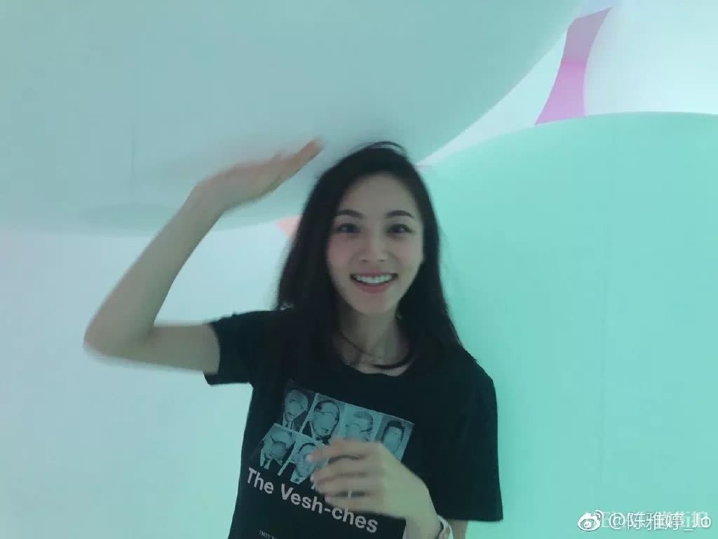 撞脸“张雨绮”的网红让思聪收心想结婚!乡村影楼女孩翻身的历史真精彩…