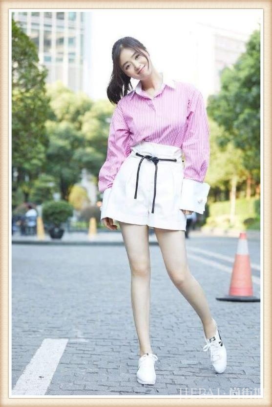 李冰冰和蒋欣穿同一条紧身裙,终于知道自律和放纵的差距有多大!