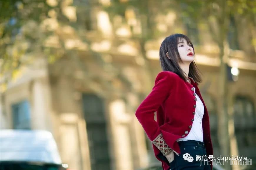 戚薇换新发型,放下刘海秒变“二次元美男子”,戚哥真是百变