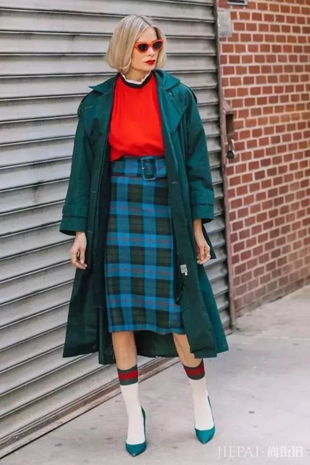 街头潮人告诉你 秋冬季度穿这6条裙子,美过一整年