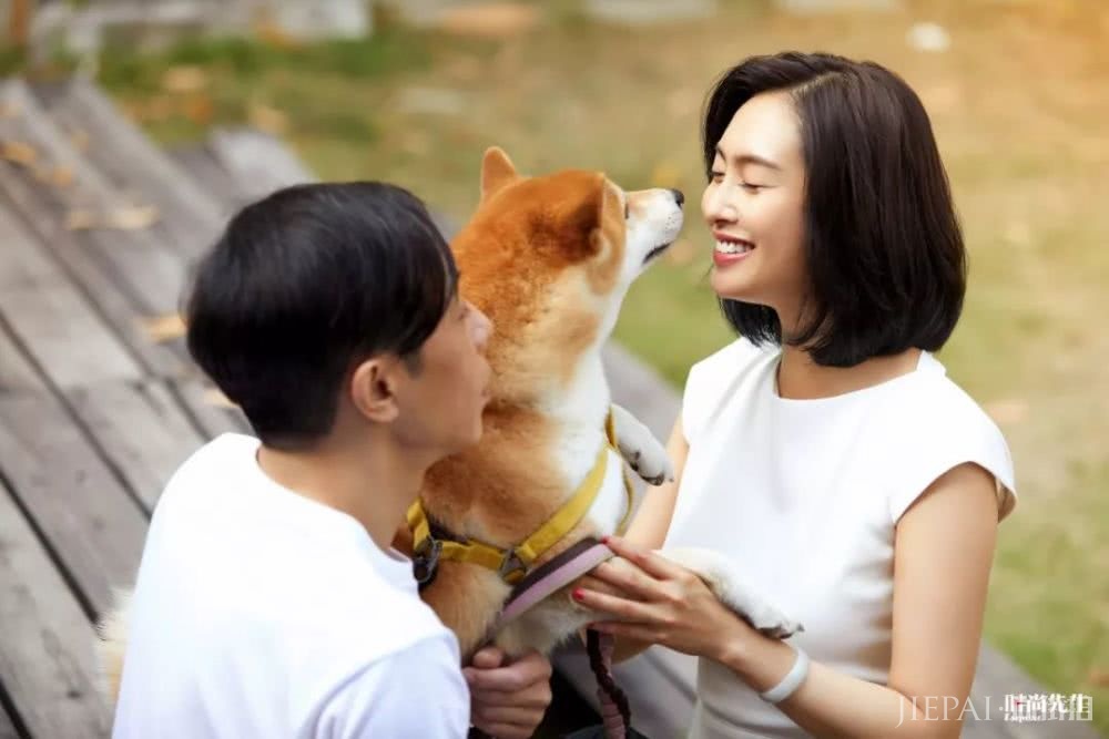 旧时光里的她美到发光,爱彻底的她在爱中不老