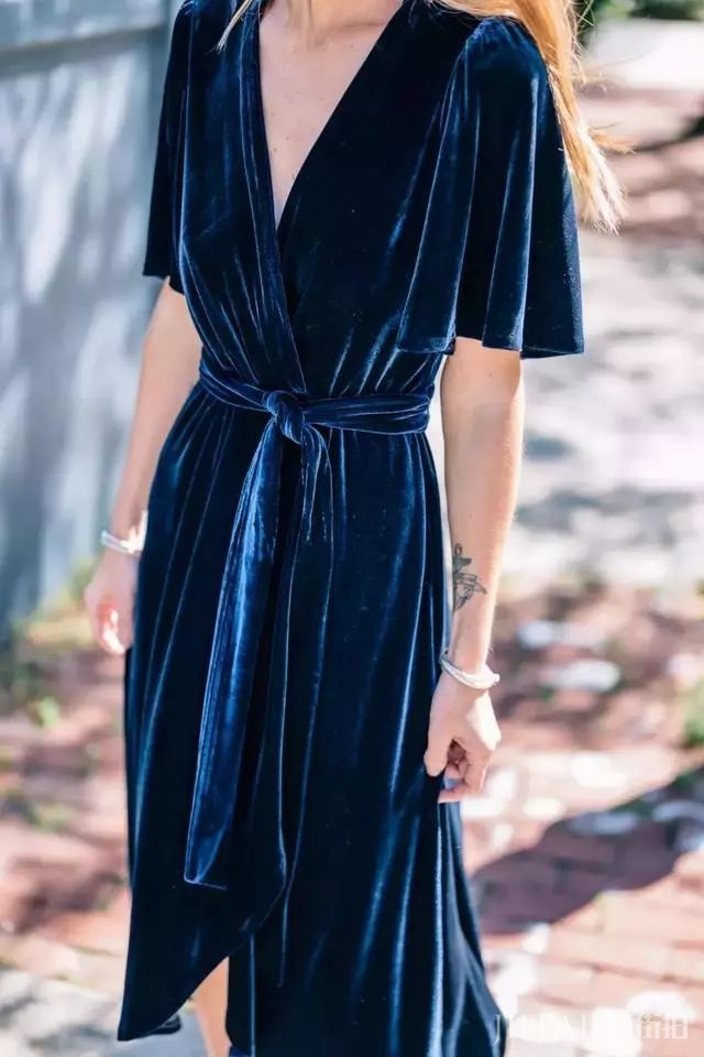 街头潮人告诉你 秋冬季度穿这6条裙子,美过一整年