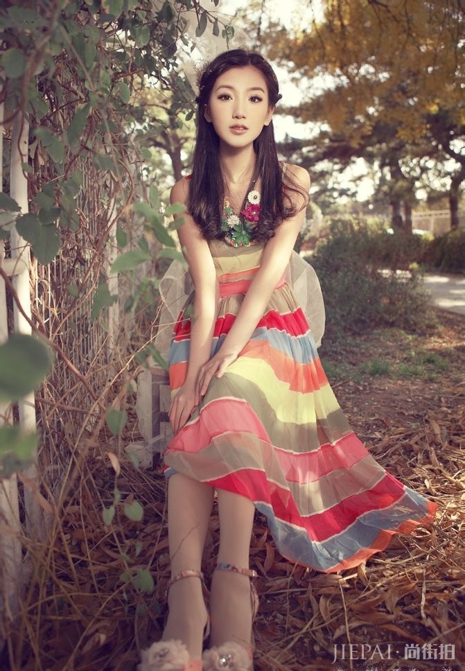 毛晓彤只剪对摩卡波波头,瞬间嫩回18岁,秒变气场明星