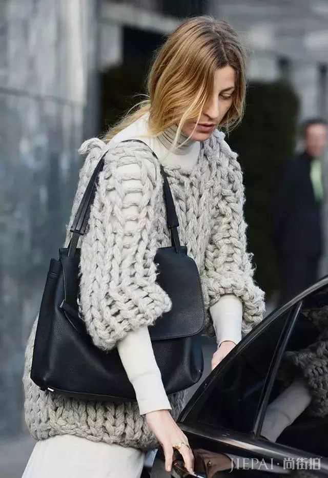 秋冬到来,放在衣柜里的毛衣该拿出来啦