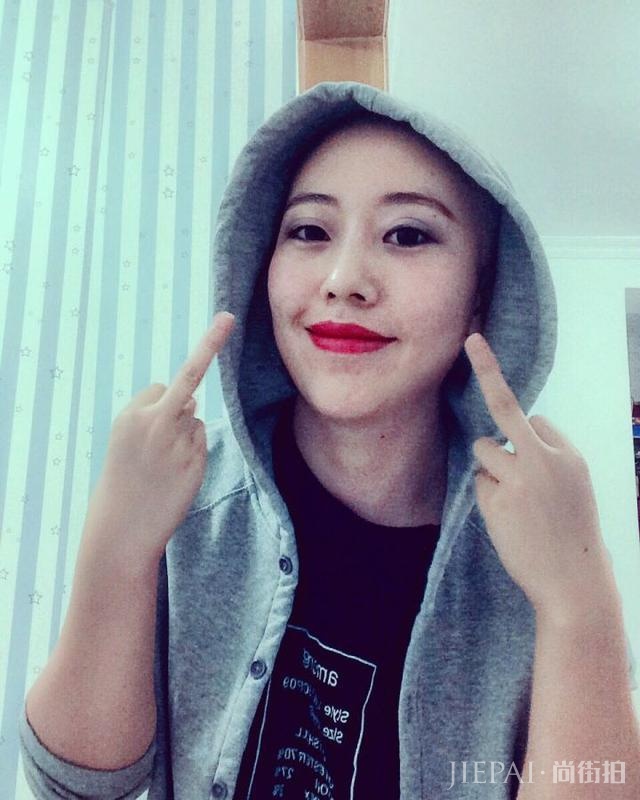 女生光头是种什么体验？从光头长到头发可以见人需要多久？