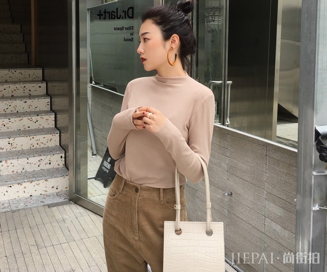 复古打底衫来袭，爱上法式浪漫美感