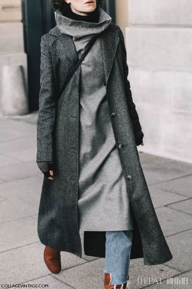 卫衣+牛仔裤=在2018秋冬街拍真的时髦炸了