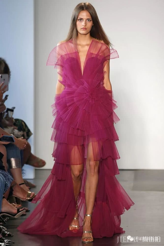 2019春夏时尚用什么攻占?看看这5个流行色就够了