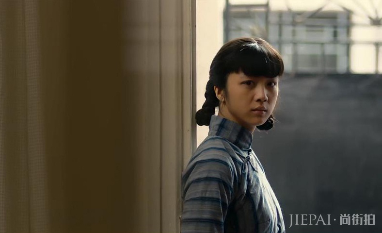 有一种气质叫汤唯,再老气的旗袍穿在她身上,都有一种高级感!