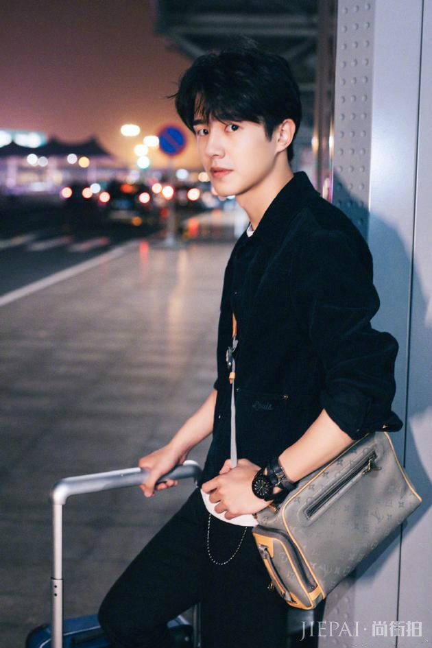 佟丽娅调侃刘昊然与神童撞脸 网友：简直就是双胞胎